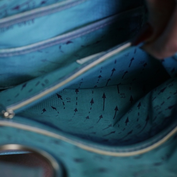 NWT Papaya Art The Future Belongs to Those Who Believe in The Beauty Luxe Tote - Picture 10 of 10